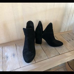 Steve Madden Size 8 Black Suede Boots